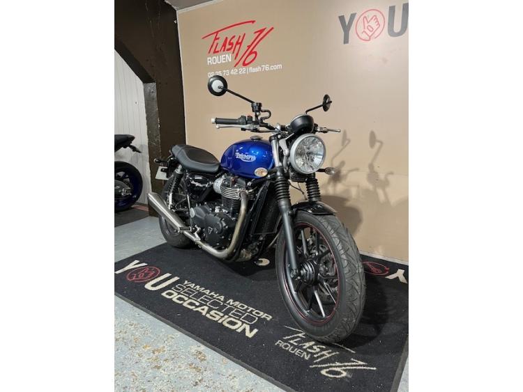 TRIUMPH STREET TWIN  900