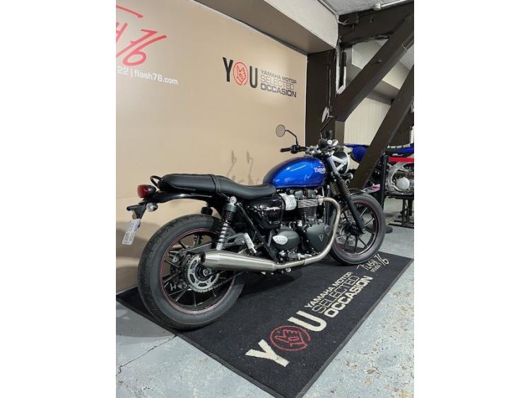 TRIUMPH STREET TWIN  900