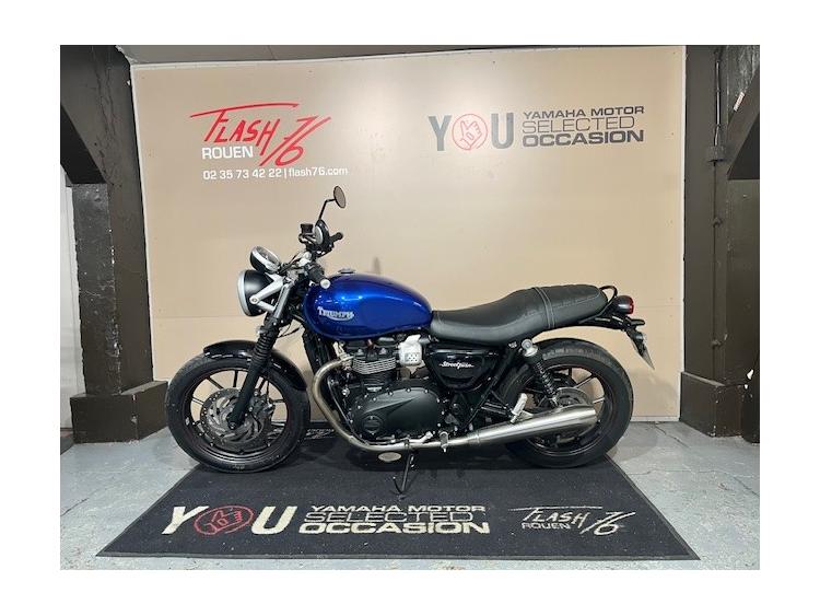 TRIUMPH STREET TWIN  900