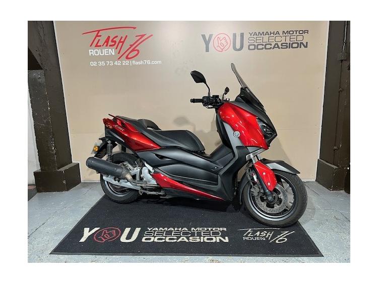 YAMAHA XMAX 125