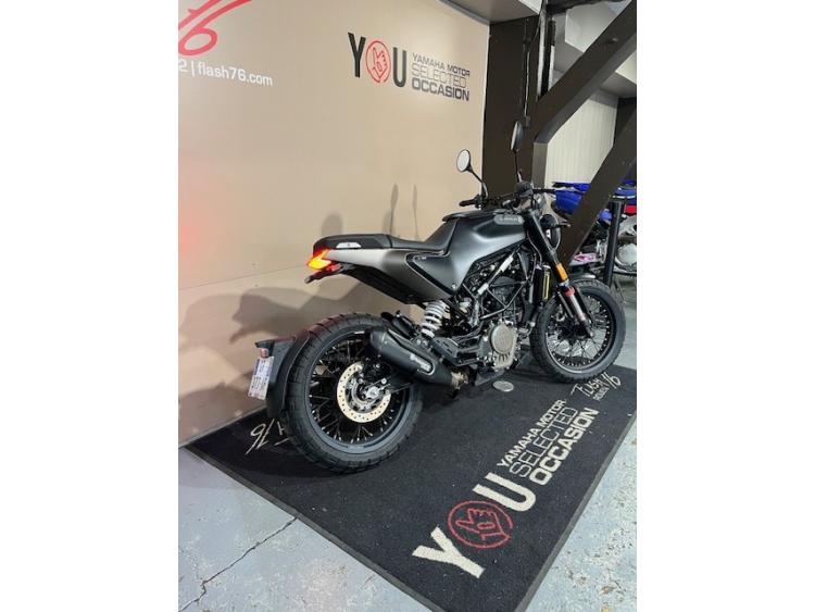 HUSQVARNA SVARTPILEN 125 ABS